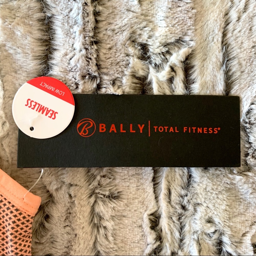 Bally Total Fitness seamless “Lana” sports bra - Picture 5 of 13